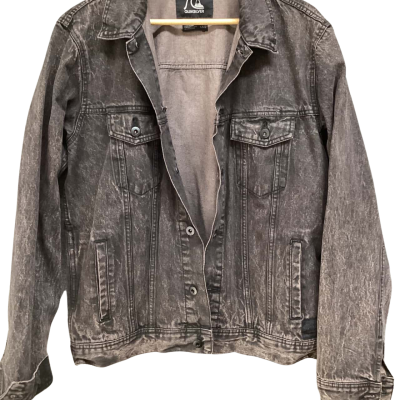 Quicksilver wash jacket  Size L Black  / Peach 