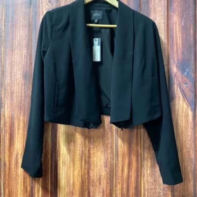Guess   Size M Black  jacket new 