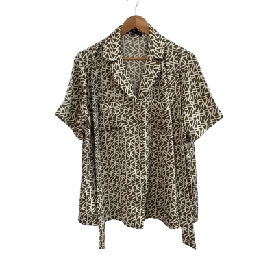 Decjuba Womens  Size 12 Button Up Top / Short Sleeve Top Olive / White 