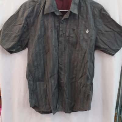 Volcom Mens  Size S Short Sleeve Shirt Brown 
