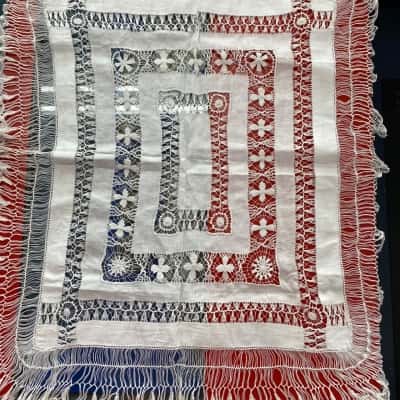 Vintage lace centre piece