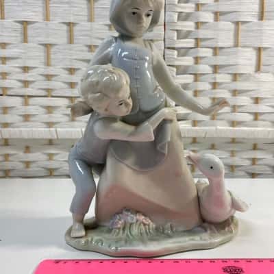 Figurine Lady, Boy, Goose