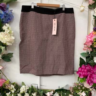 Review Womens  Size 14 Midi Skirt Pattern 
