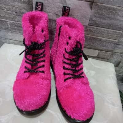 Dr Martens Kids  Size 3 Shoes Pink  