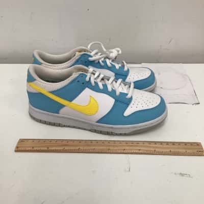 New - Nike Womens  Size 6.5 Sneakers Blue / White / Yellow 