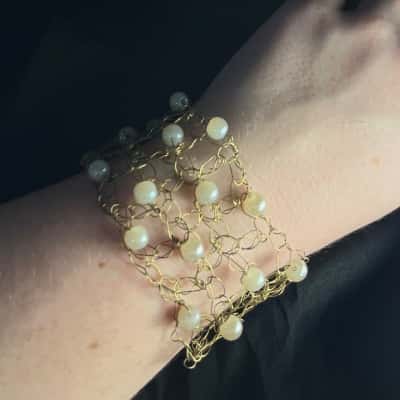 Elegant Gold Tone Wire Cuff With Pearlescent Glass Beads
