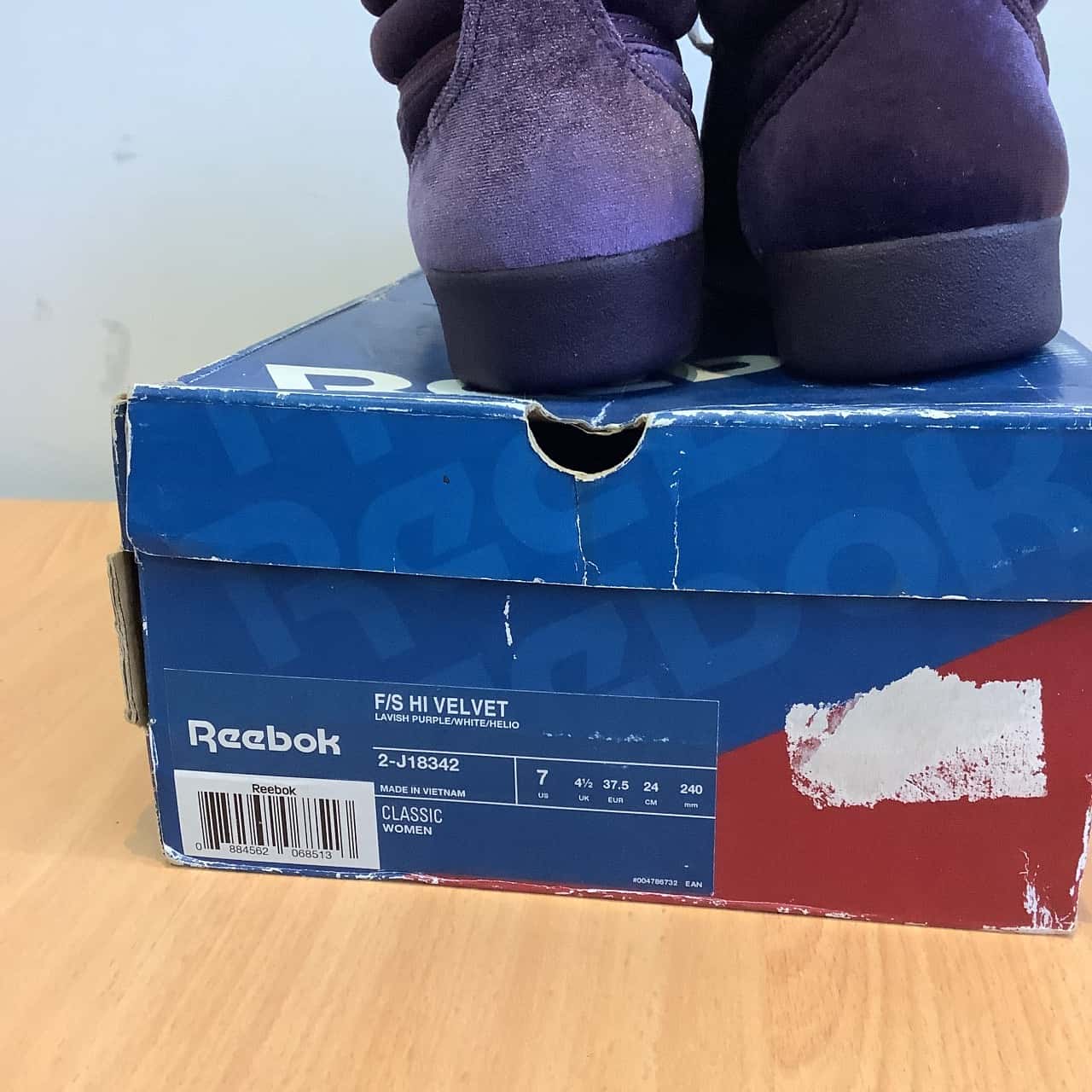 New with Tags Reebok Women's Size 7 Velvet High Top Sneakers Purple (s ...