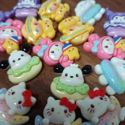 Hello Kitty Assorted Flat Charms x 16