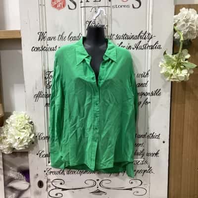 Country Road Brand! NWOT! SILK BLEND BUTTON SHIRT COLLAR LONG SLEEVE! Womens  Size 12 Button Up Top / Long Sleeve Shirt Green 