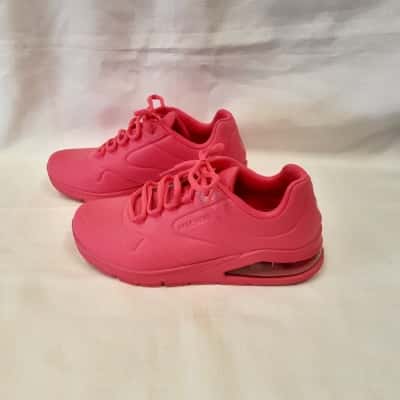 Skechers Womens  Size 38 Coral Hot Pink  Uno 2