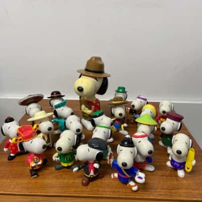 Collection of 1999 McDonald’s World Tour figures and larger figurine 