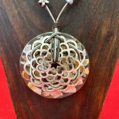  Women's Chico's Ornate Chain - Confetti Plastic Lucite Disc Pendant Necklace 