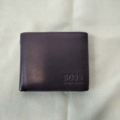 HUGO BOSS Men's Leather Bi-Fold Wallet