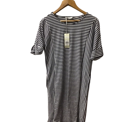 Regatta Womens  Size 10 Casual Dress Black  / Striped / White B