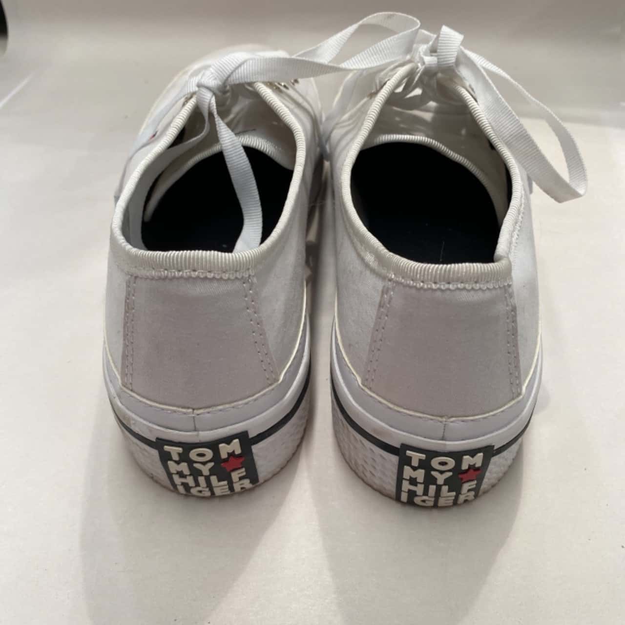 Tommy Hilfiger Womens Sneakers Size 39 White