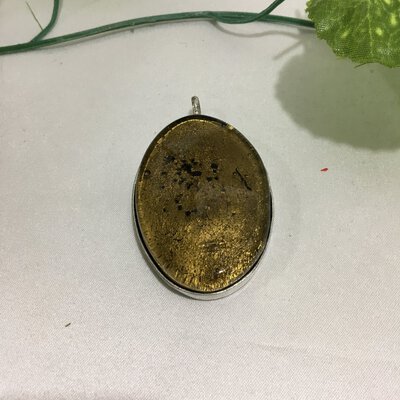  CLEARANCE PRICE - Oval Pendant Olive Green