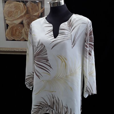 * REDUCED TO CLEAR *  Noni B Women's Size 12 Summer Shirt