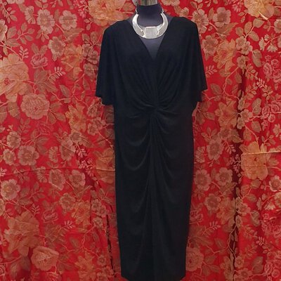 ***  REDUCED  ***  FOREVER NEW CURVE New Black Dress SIZE 18