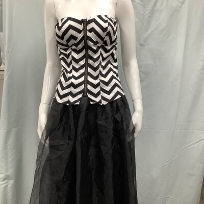 *Reduced* ICE Fashion/Unknown Brand, Womens 2pc Outfit, 10-12, Black/White