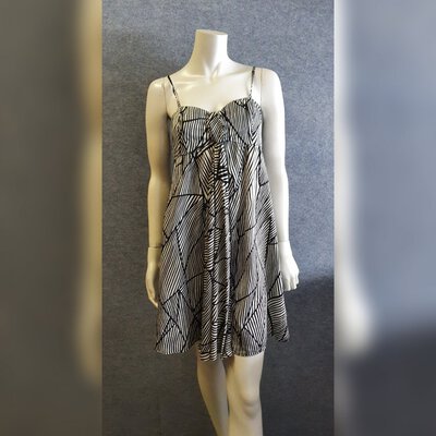 "REDUCE" Barkins Women Dress Size 8 Black and White 