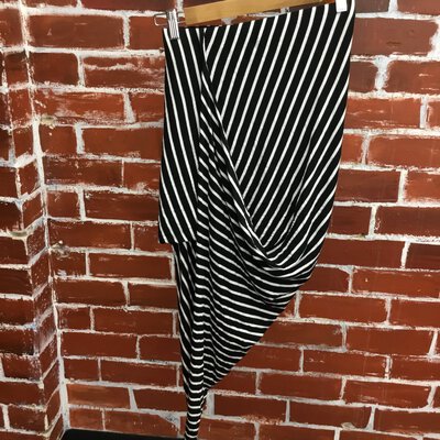*HALF PRICE*Paper Heart, Women's Black & White Stretch Skirt, Size 6, Uneven Hemline